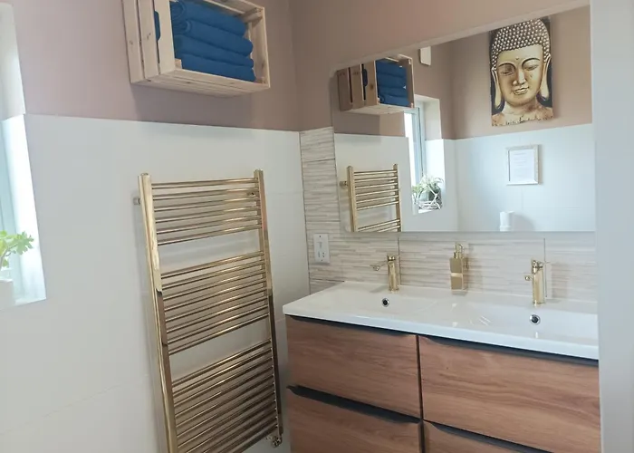 Wildflower - Countryside Lettings * Clifden